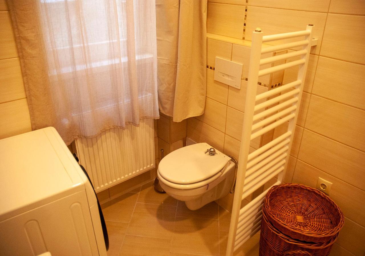 Western Apartman Budapest Exteriör bild