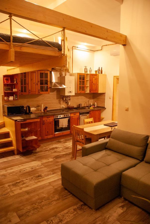 Western Apartman Budapest Exteriör bild