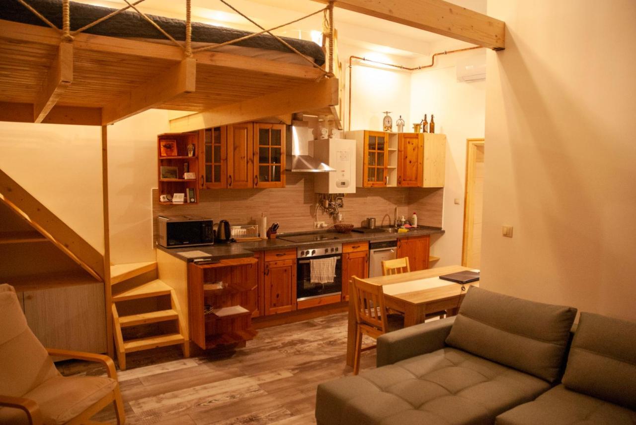 Western Apartman Budapest Exteriör bild