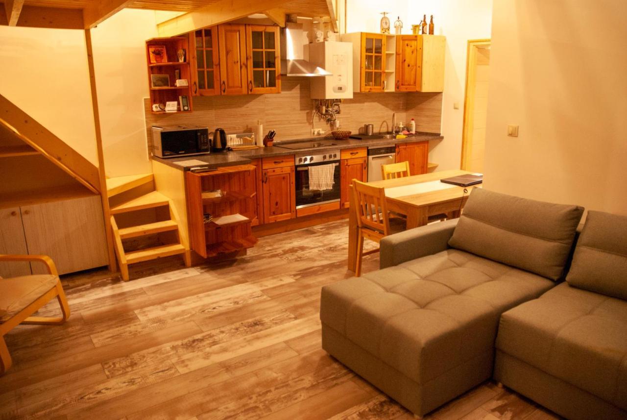 Western Apartman Budapest Exteriör bild