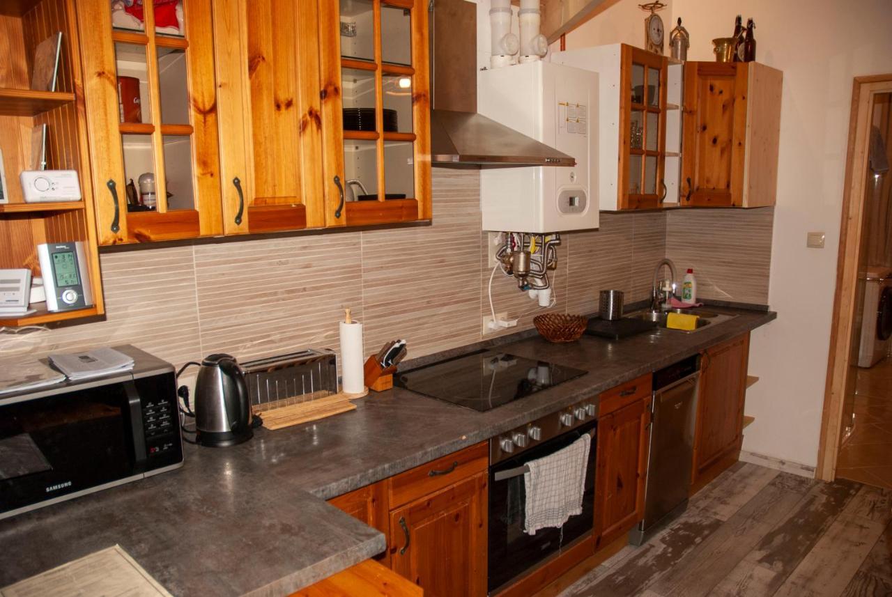 Western Apartman Budapest Exteriör bild